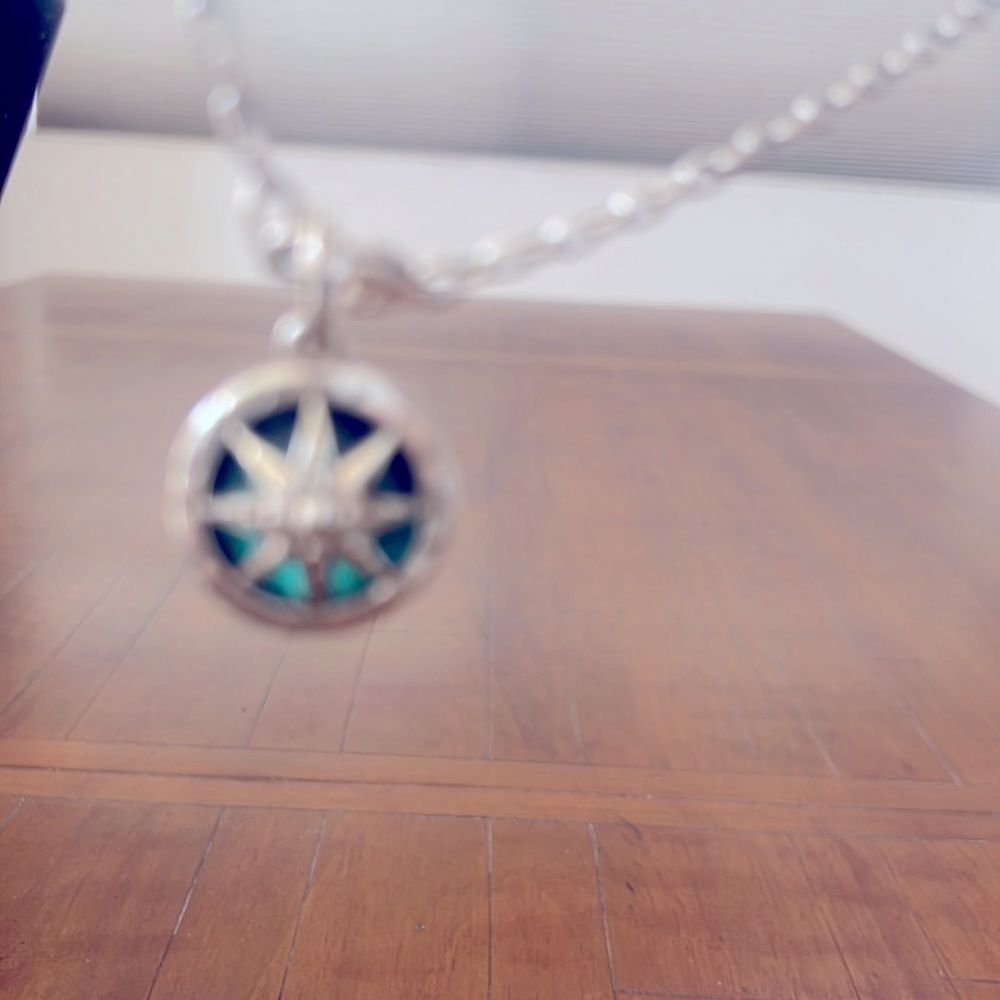 TRUE NORTH AMULET-BRIGHTON.HARD TO FIND. EMERALD GREEN. STAR POINTS TRUE NORTH. - Picture 5 of 6